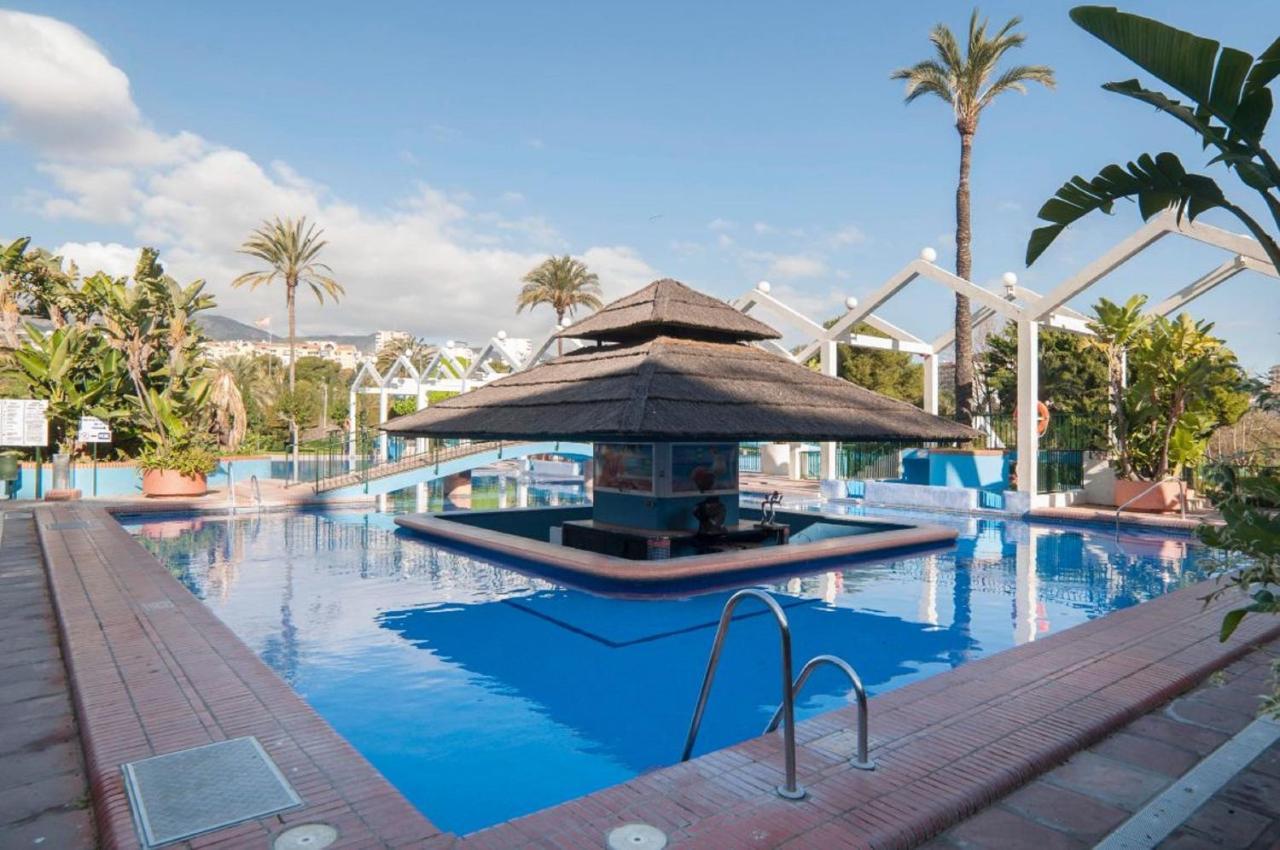 "Vive Benal Beach" Estudio 2501, Vistas Al Mar Y Parque Acuatico ベナルマデナ エクステリア 写真
